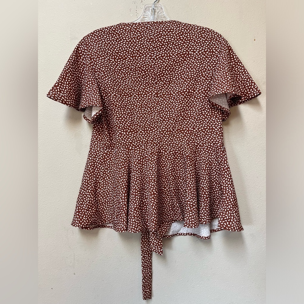 Women’s Red Brown Geometric Print Short Sleeve Tie Wrap Blouse Size Small - Picture 5 of 10